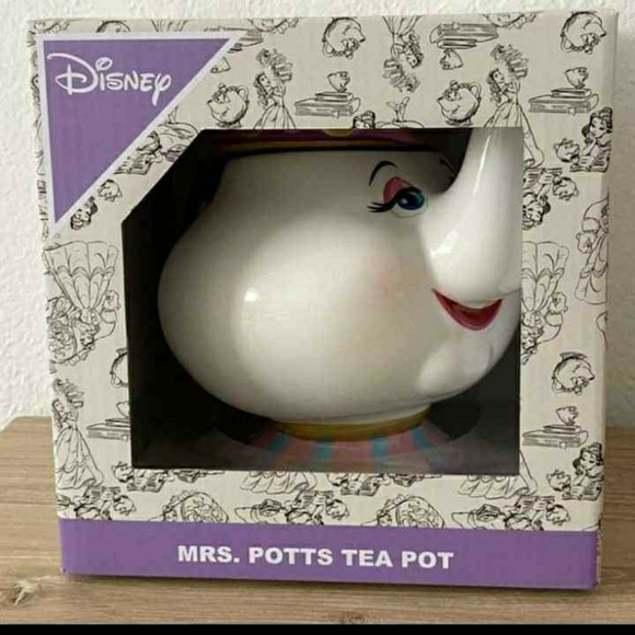 Disney Beauty & the Beast Mrs.Potts Teapot & 2 Chip Tea Cups - Picture 2 of 4